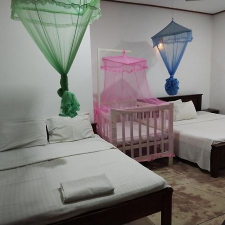 Bed and Breakfast Ocean Gate Негомбо Экстерьер фото