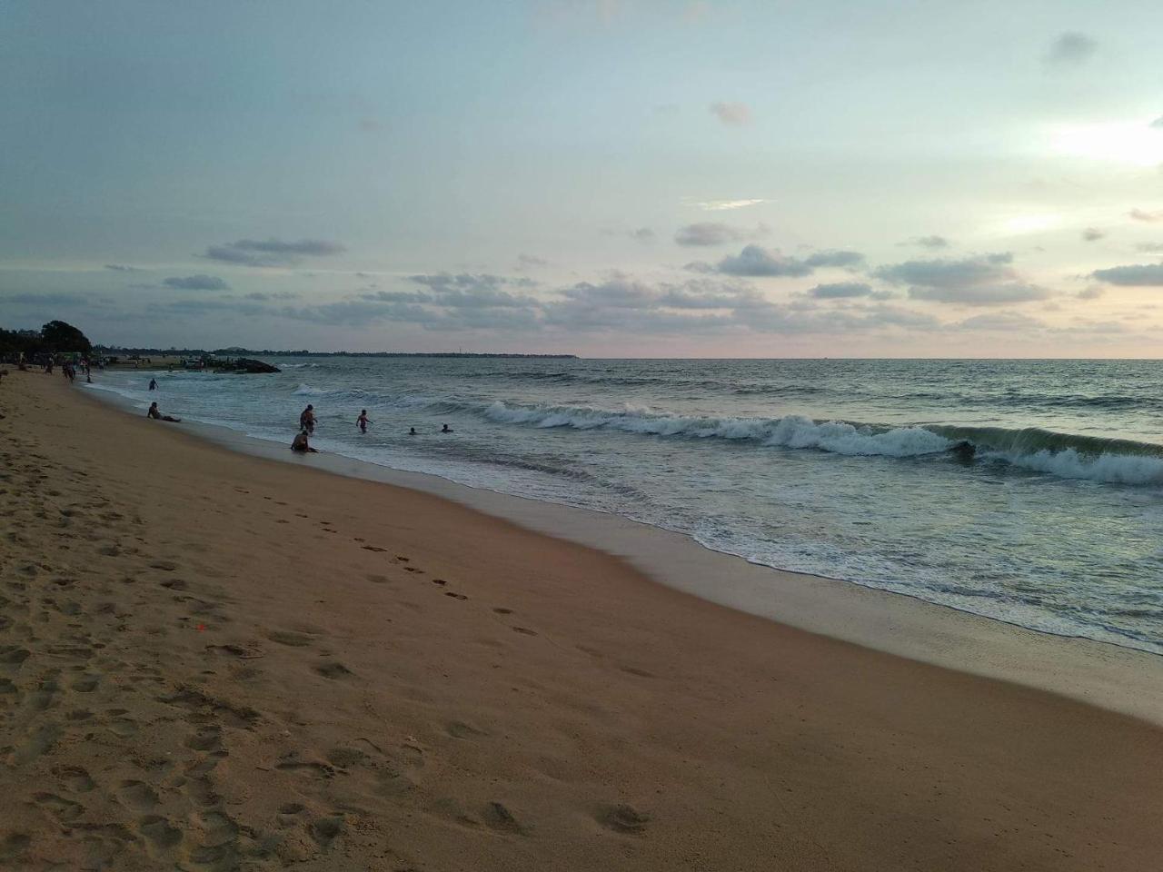 Bed and Breakfast Ocean Gate Негомбо Экстерьер фото