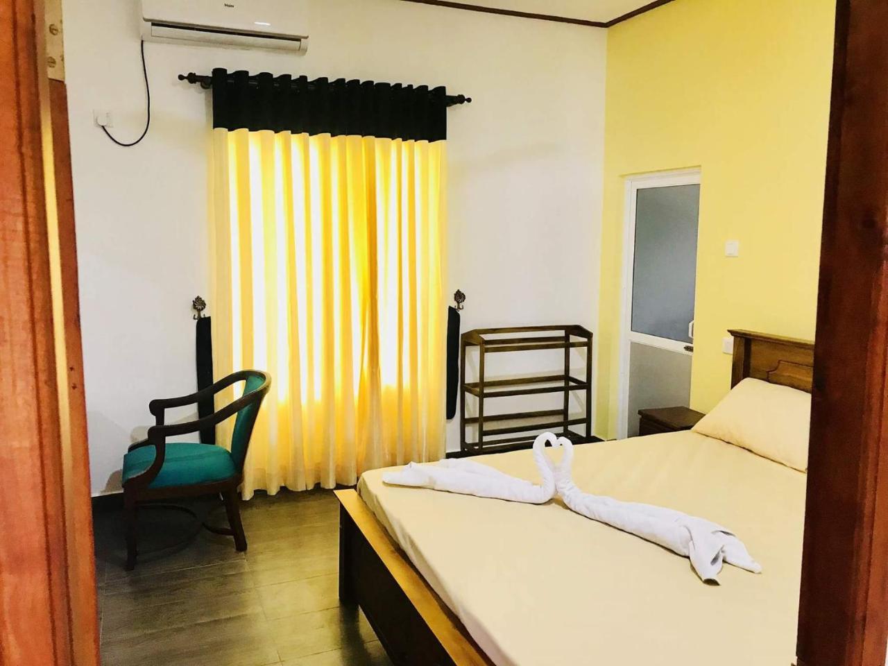 Bed and Breakfast Ocean Gate Негомбо Экстерьер фото
