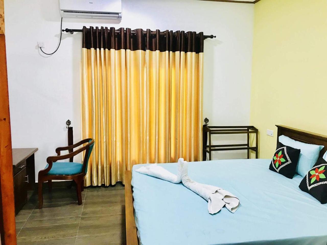 Bed and Breakfast Ocean Gate Негомбо Экстерьер фото